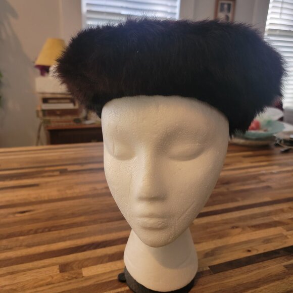 Vintage Ladies Mahogany Brown Real Fur Beret/Hat - Picture 3 of 13